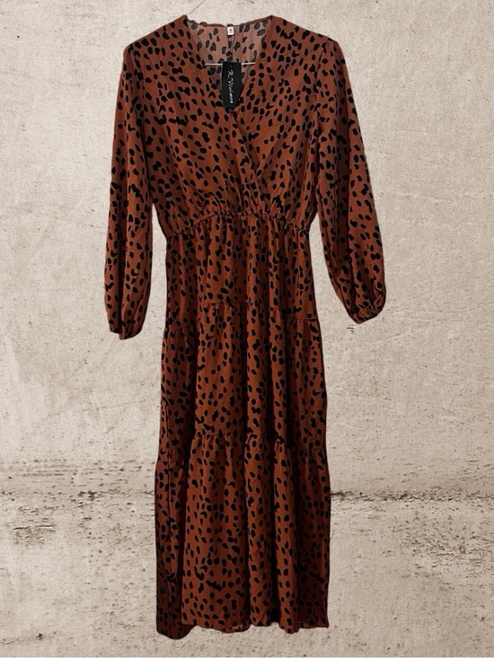 R Vivimos Dresses & Skirts - NWT-Women's Rust Animal Print Tiered Midi Dress
